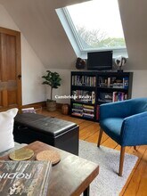 83 Orchard St, Unit 3 in Cambridge, MA - Foto de edificio - Building Photo