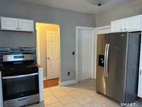 142 Lombard St in New Haven, CT - Building Photo - Building Photo