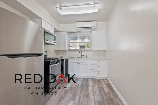 2437 S Centinela Ave in Santa Monica, CA - Building Photo - Building Photo
