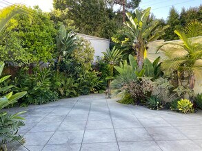 6551 Fountain Ave in Los Angeles, CA - Foto de edificio - Building Photo