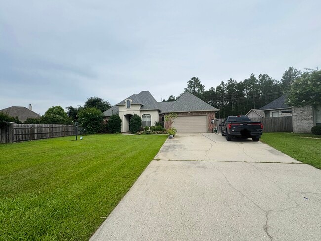property at 2678 Bluff Ct