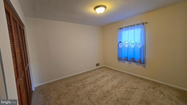 4934 Bel Pre Rd in Rockville, MD - Building Photo - Building Photo