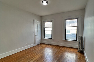 40 Cedar St, Unit 3R in Somerville, MA - Building Photo - Building Photo