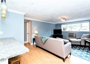 1105 Lexington St-Unit -#4-2 in Waltham, MA - Building Photo - Building Photo