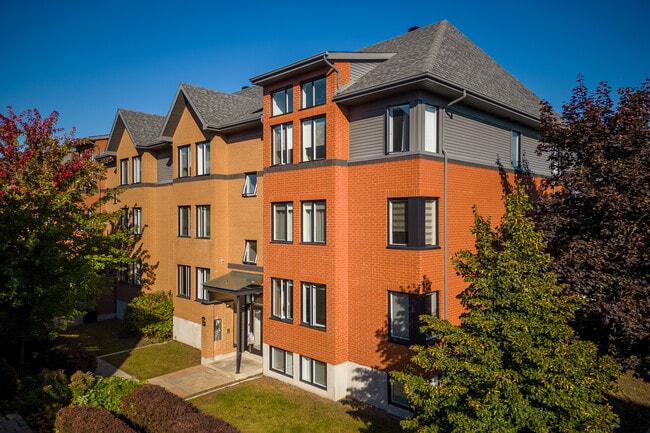 211-227 Bouchard Boul in Dorval, QC - Building Photo - Primary Photo