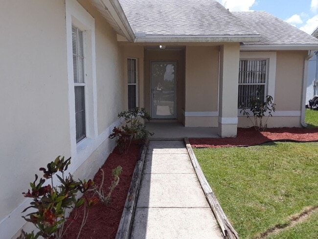 209 Indian Point Cir in Kissimmee, FL - Foto de edificio - Building Photo