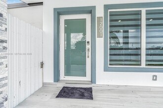 12001 SW 176th Terrace in Miami, FL - Building Photo - Building Photo