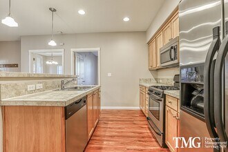 10757 NE Red Wing Way in Hillsboro, OR - Building Photo - Building Photo