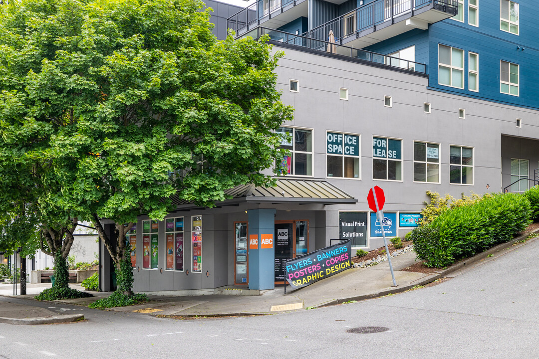 Nautica Condominiums in Seattle, WA - Building Photo