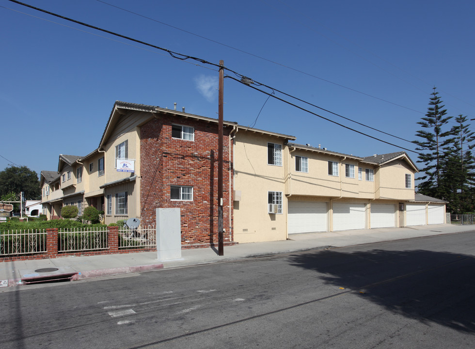 Belford Arms in Bell, CA - Building Photo