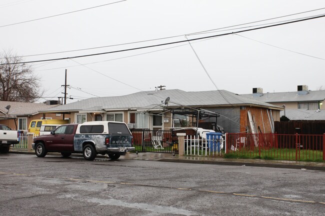 661-665 Spruce St in Turlock, CA - Foto de edificio - Building Photo