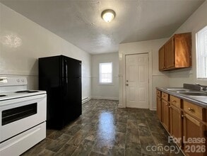 203 Circle Dr in Mount Airy, NC - Building Photo - Building Photo