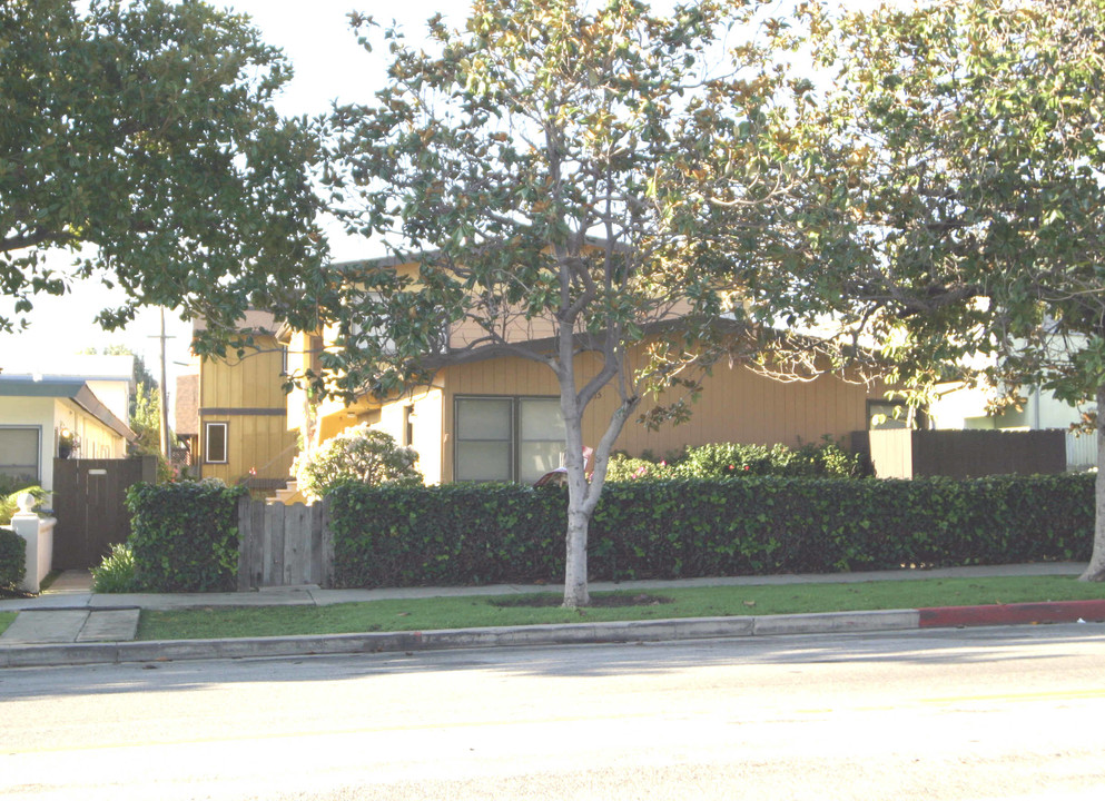 1615 Centinela Ave in Santa Monica, CA - Building Photo