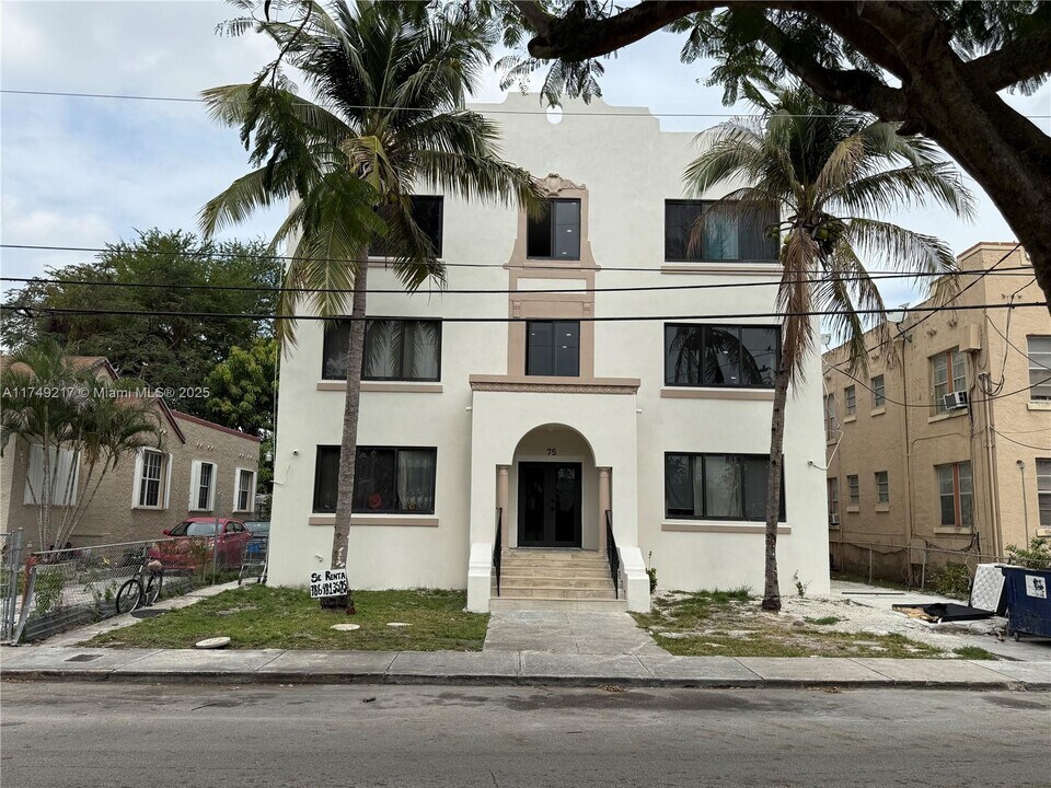 75 Glen Royal Pkwy-Unit -7 in Miami, FL - Building Photo