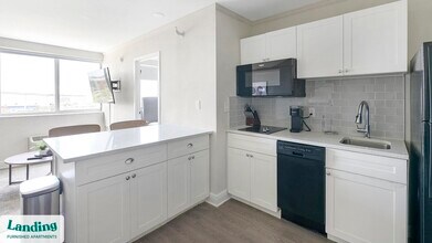 305 Dr. M.L.K. Jr St S in St. Petersburg, FL - Building Photo - Building Photo