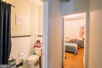 4244 Spruce St-Unit -UNIT 3F in Philadelphia, PA - Foto de edificio - Building Photo