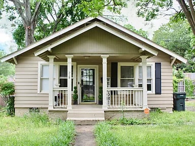 property at 218 S Valentine St