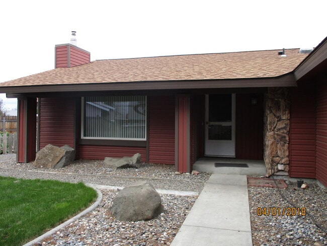 property at 2539 S Underwood St