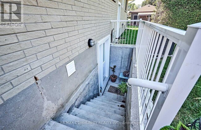 837 Glenrush St in Oshawa, ON - Building Photo - Building Photo