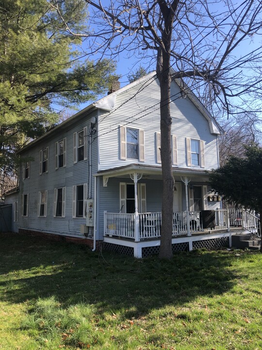 186 College St in Amherst, MA - Building Photo