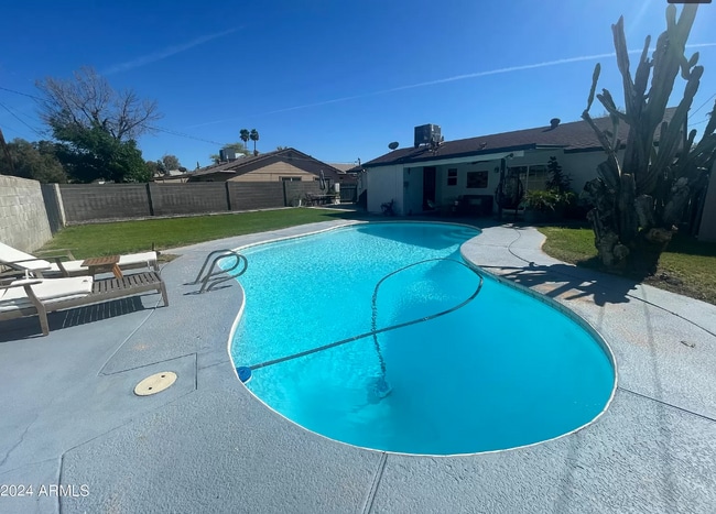 422 E Balboa Dr in Tempe, AZ - Foto de edificio - Building Photo