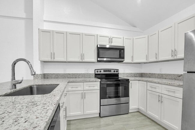 property at 13729 Yarmouth Dr