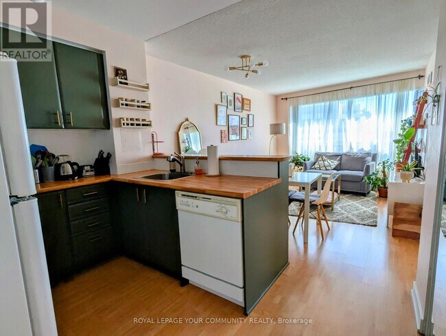 38-638 Lee Centre Dr