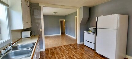 405 Euclid Ave, Unit 4 in Milroy, MN - Building Photo - Building Photo