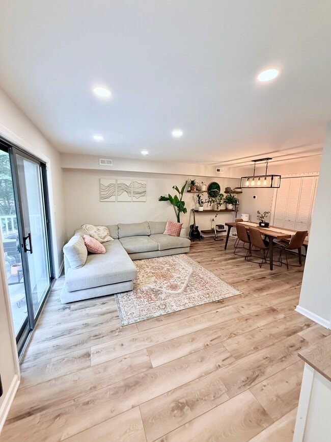 165 Essex Ave, Unit 304