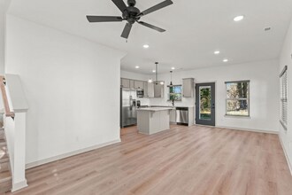 311 W Broad St in Clinton, TN - Building Photo - Building Photo