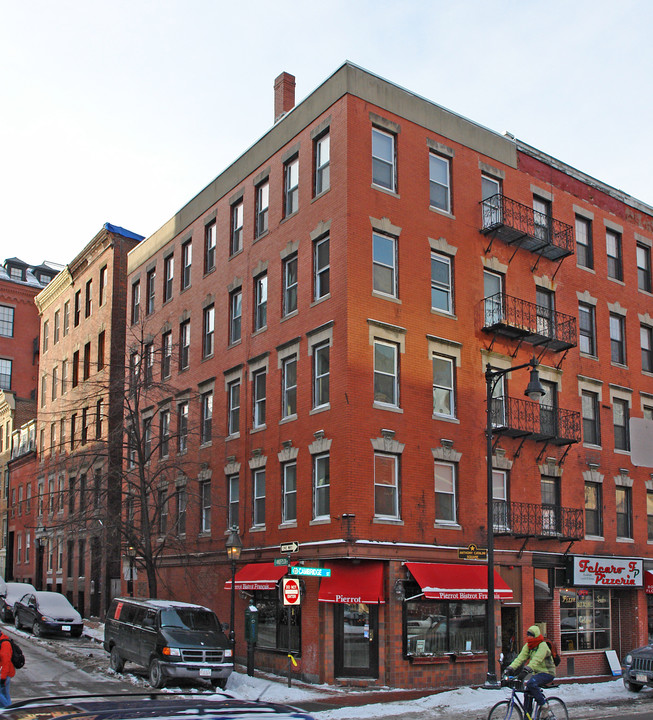 272 Cambridge St in Boston, MA - Foto de edificio