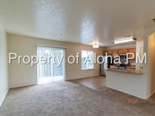 1069 W Pine Ave in Meridian, ID - Building Photo - Building Photo