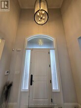 38 Seabreeze Crescent in Hamilton, ON - Building Photo - Building Photo