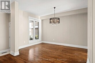 165 Woodhurst Cres in Ottawa, ON - Building Photo - Building Photo