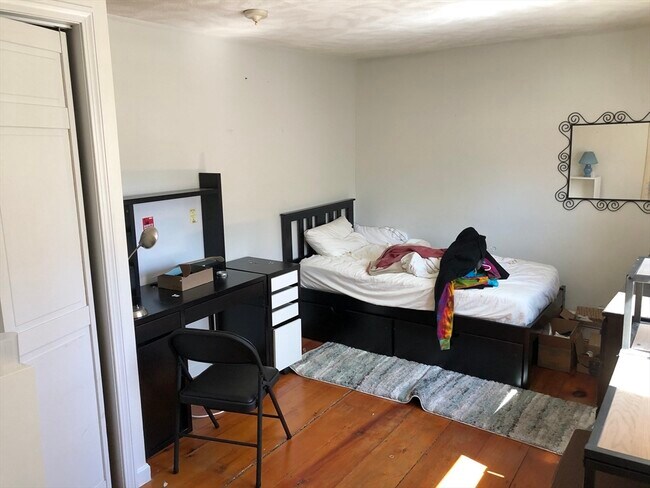 61 Shannon St, Unit 2 in Boston, MA - Foto de edificio - Building Photo