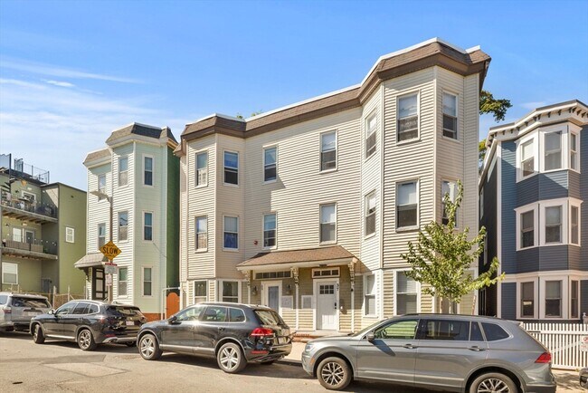 39 I St in Boston, MA - Building Photo - Building Photo