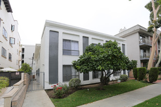 148 S Oakhurst Dr in Beverly Hills, CA - Building Photo - Building Photo