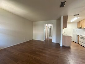 5421 El Camino Ave, Unit 11 in Carmichael, CA - Building Photo