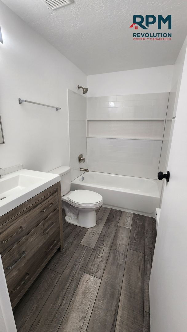 114 W 5050 S in Washington Terrace, UT - Building Photo - Building Photo