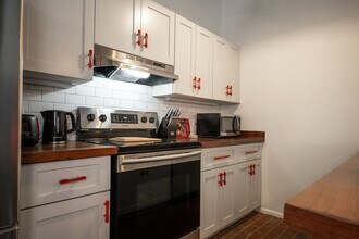 269 N Hull St in Athens, GA - Foto de edificio - Building Photo