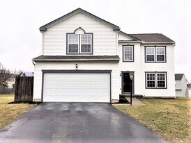 352 Pinecrest Ct in Delaware, OH - Building Photo