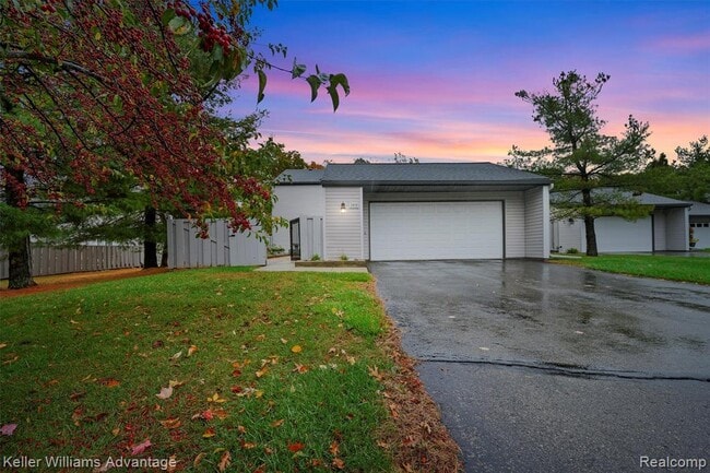property at 2819 Monte Vista Ave