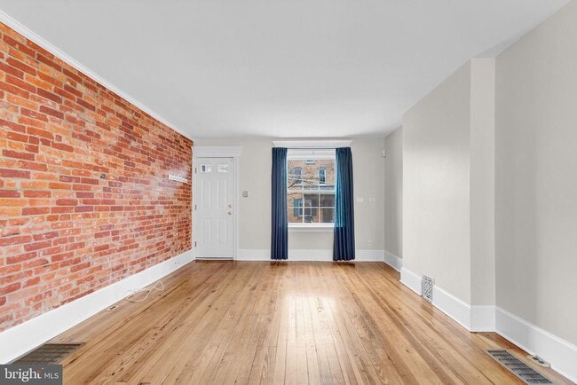 property at 1613 Laurel St