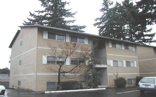 Six Quarters Apartments in Portland, OR - Building Photo - Building Photo