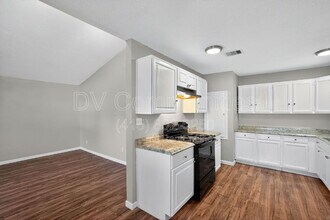 24415 Lightwoods Dr in Huffman, TX - Building Photo - Building Photo