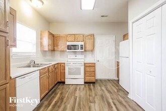 7207 Parklake Pl in Indianapolis, IN - Building Photo - Building Photo