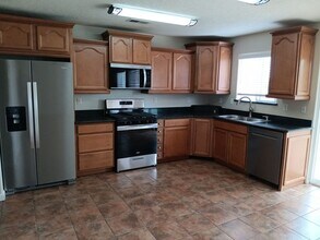 7036 Glen Hills Dr NE in Rio Rancho, NM - Building Photo - Building Photo