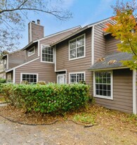 120 Luden Dr in Summerville, SC - Building Photo