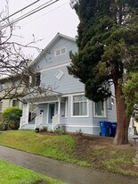 1803 S Weller St, Unit A in Seattle, WA - Building Photo