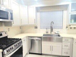 15996 Mihaylo Ct in Chino Hills, CA - Building Photo - Building Photo